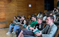 Studentima prve godine novinarstva na Fakultetu političkih nauka UNS podelio Kodeks novinara Srbije